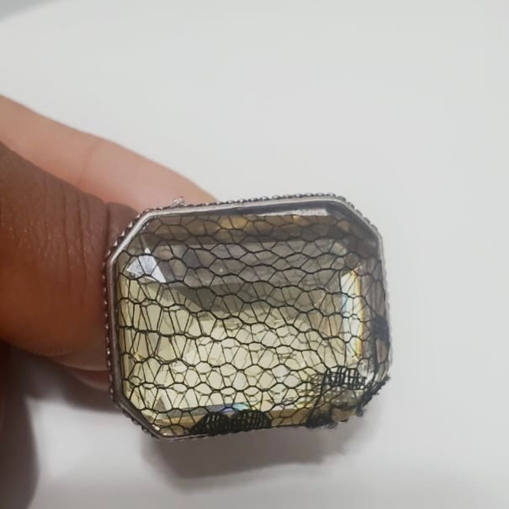 Vintage Resin Rock Ring. 🌴 - Picture 2 of 5